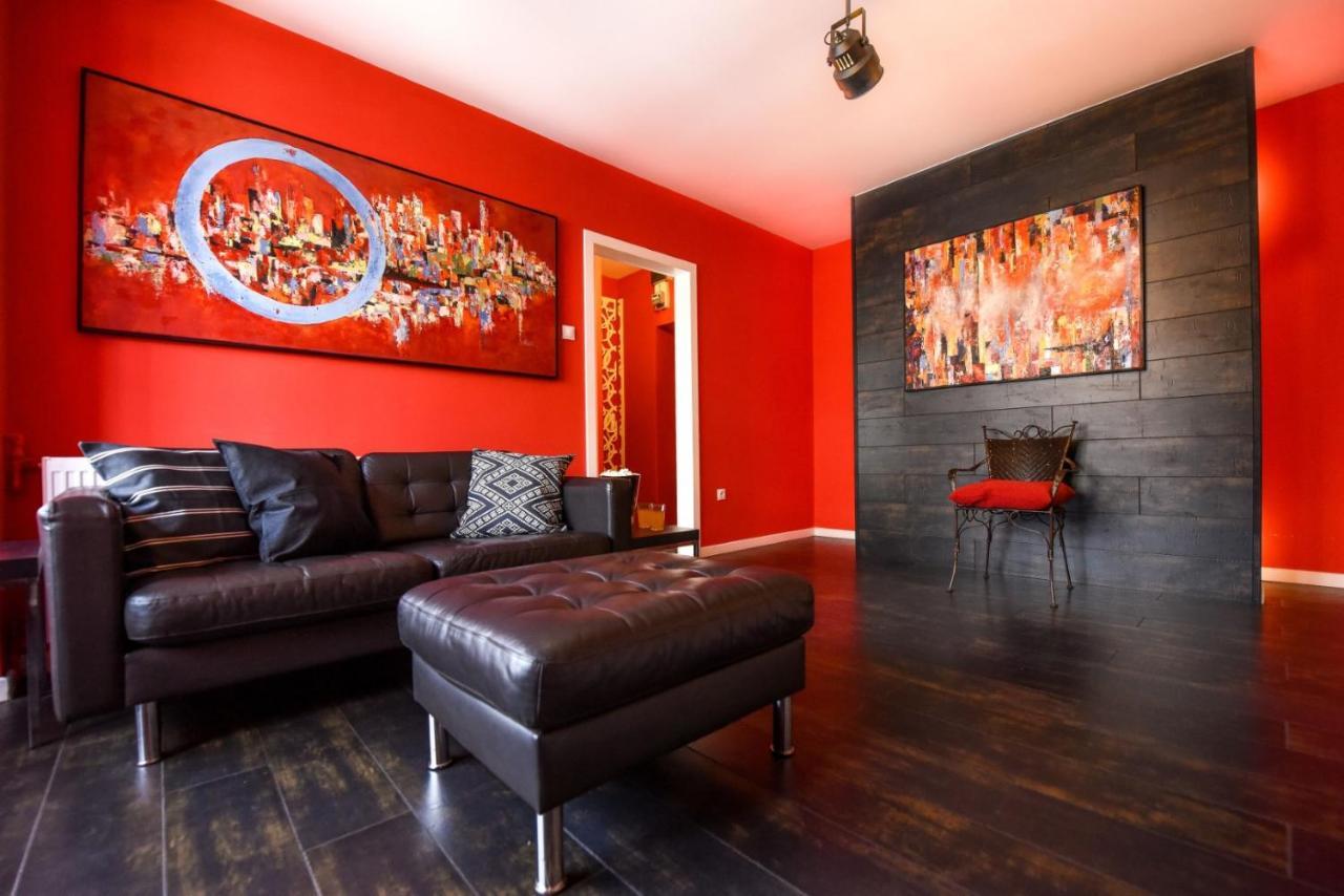 Downtown Oasis: Central Apartments With Cozy Charm Bucureşti Ngoại thất bức ảnh