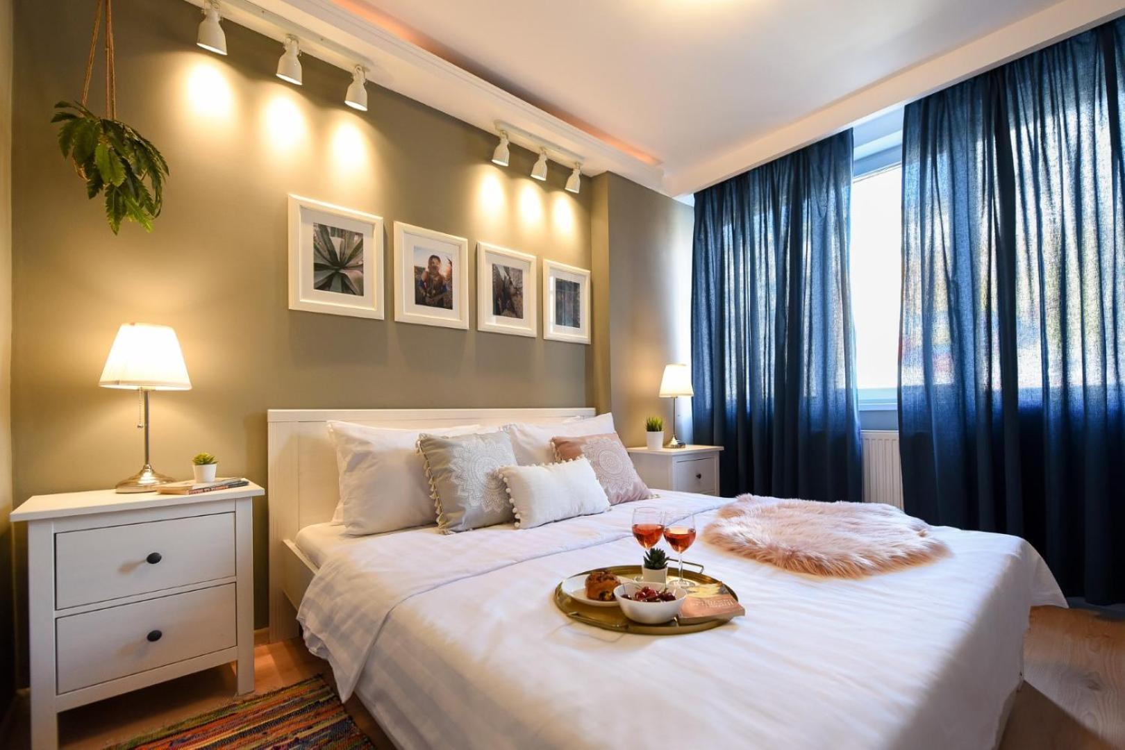 Downtown Oasis: Central Apartments With Cozy Charm Bucureşti Ngoại thất bức ảnh
