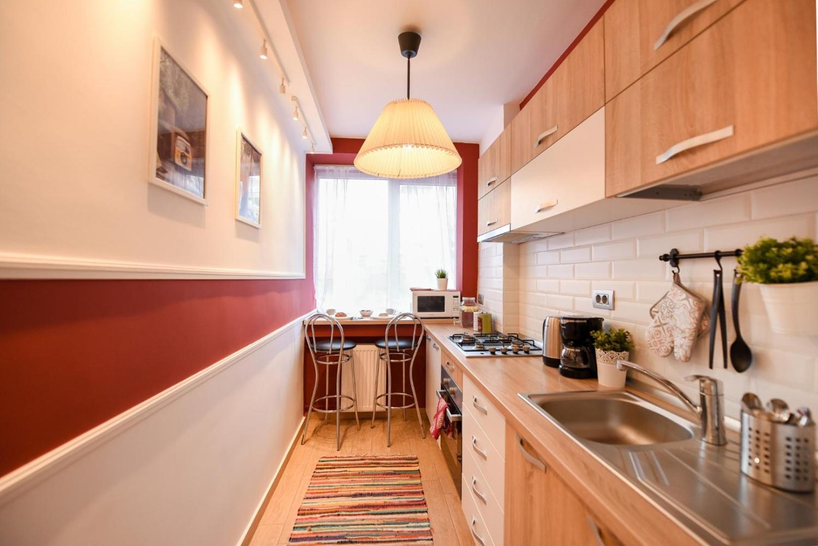 Downtown Oasis: Central Apartments With Cozy Charm Bucureşti Phòng bức ảnh
